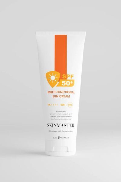 Сонцезахисний крем на хімічних фільтрах на водній основі multi-functional  sun cream 26 фото